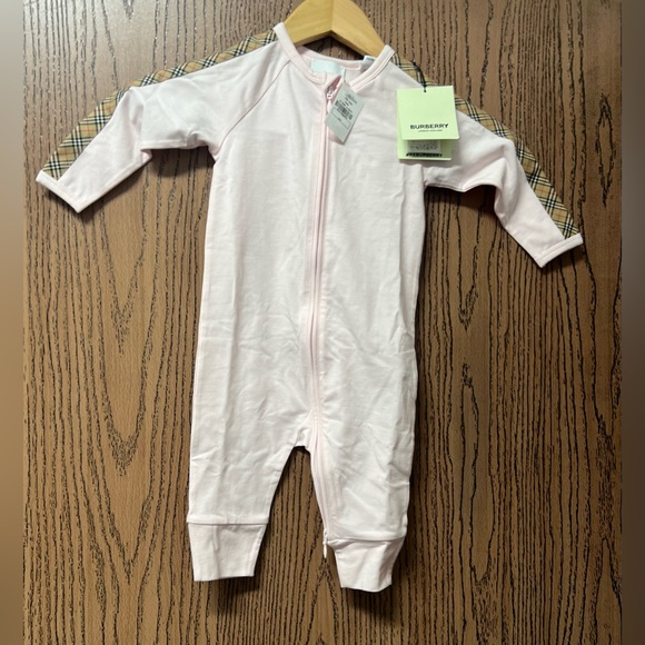 Burberry Light Pink One Piece With Plaid Sleeves - Picture 2 of 5